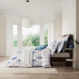 V&A Baroque Duvet Cover Double Indigo Blue & White